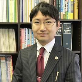 森岡満広弁護士の写真